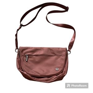 Lululemon All Night Festival Bag 5L in Twilight Rose